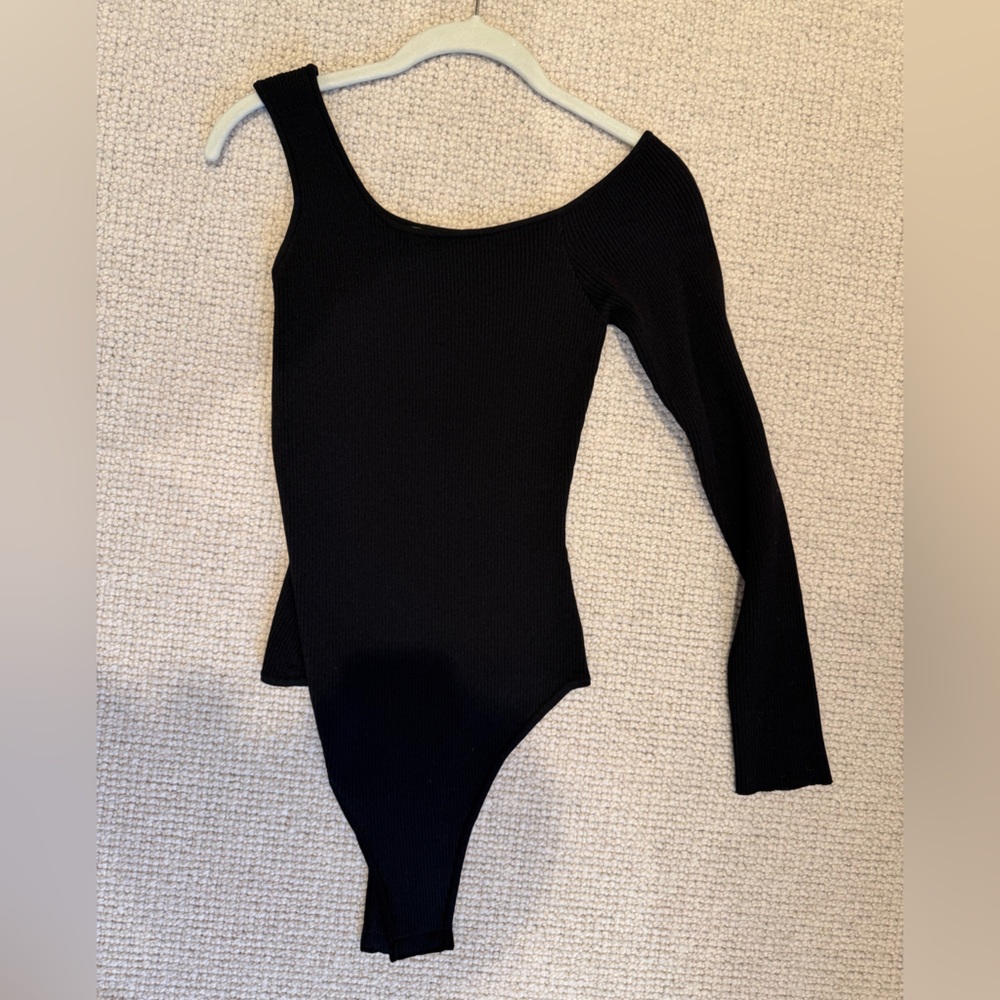 Asymmetric One-Shoulder Long-Sleeve Black Bodysuit
